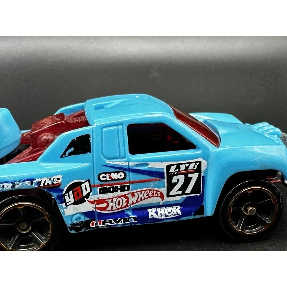2014 Hot Wheels OFF TRACK light Blue RACING Road Rally 1:64 Diecast Race Car